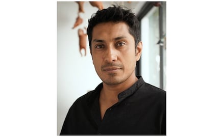 Tenoch Huerta comparte caricatura y lo cuestionan: "¿No te las dabas de activista contra el racismo?"