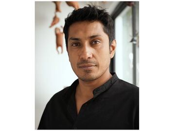 Tenoch Huerta comparte caricatura y lo cuestionan: "¿No te las dabas de activista contra el racismo?"