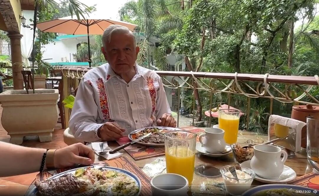 Presume AMLO desayuno huasteco