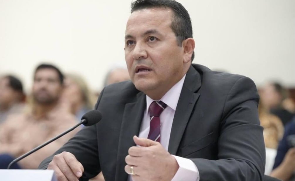 Vicefiscal de Sinaloa solicita licencia sin goce de sueldo; es uno de los acusados por EU de delincuencia organizada.
Foto: Especial.