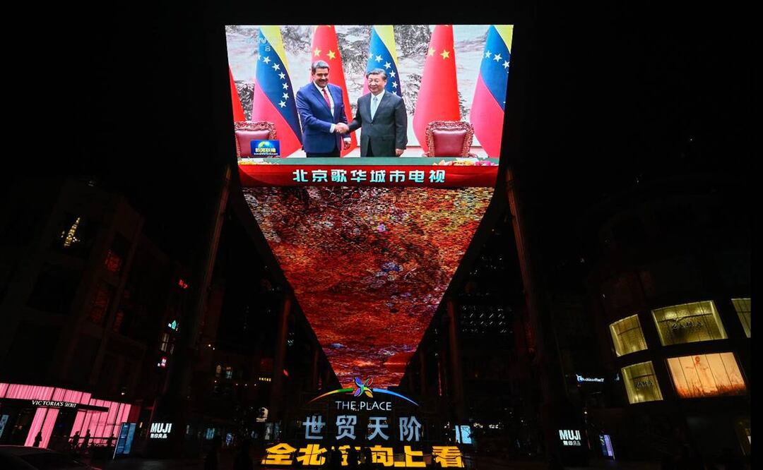 En una reunión en el Gran Palacio del Pueblo, Xi expresó su apoyo a los esfuerzos venezolanos por mantener "la soberanía, la dignidad nacional y la estabilidad social del país, así como por resistir la injerencia externa". Foto: AFP