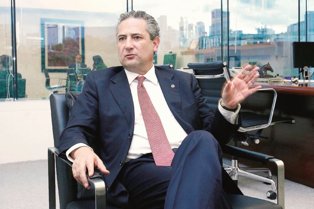 Ernesto Torres Cantú resaltó la colaboración que han tenido con el INE en cuanto a la lectura de huella dactilar para la identificación de sus clientes (ARCHIVO EL UNIVERSAL)