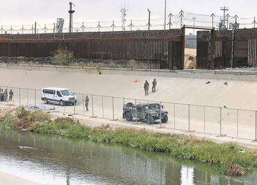 Bloquea EU el paso de migrantes en Juárez