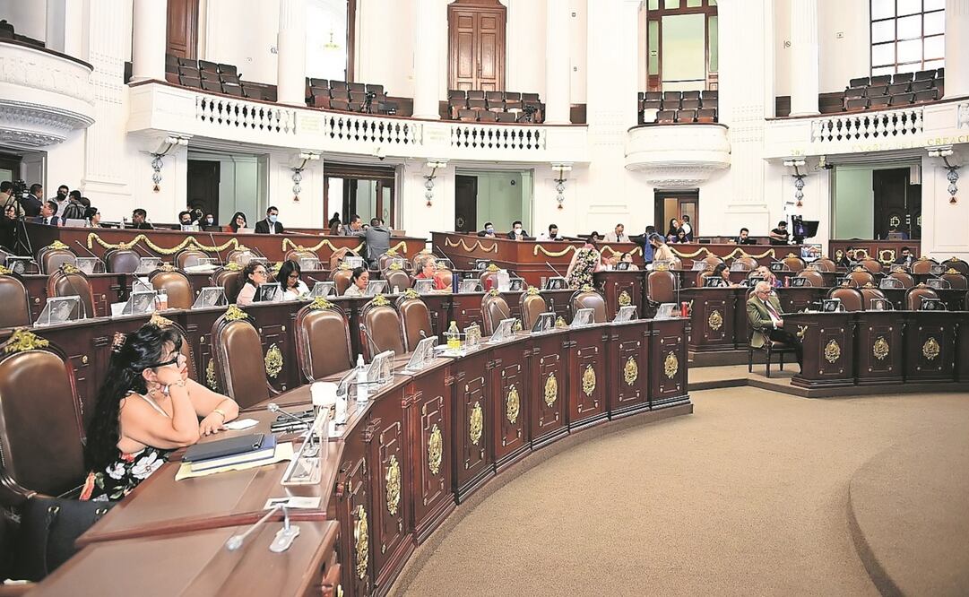 Cada uno de los 66 diputados cobra un sueldo neto de 52 mil 752 pesos al mes y 47 mil 180 pesos para el funcionamiento de sus módulos legislativos, entre otros ingresos. Foto: Especial