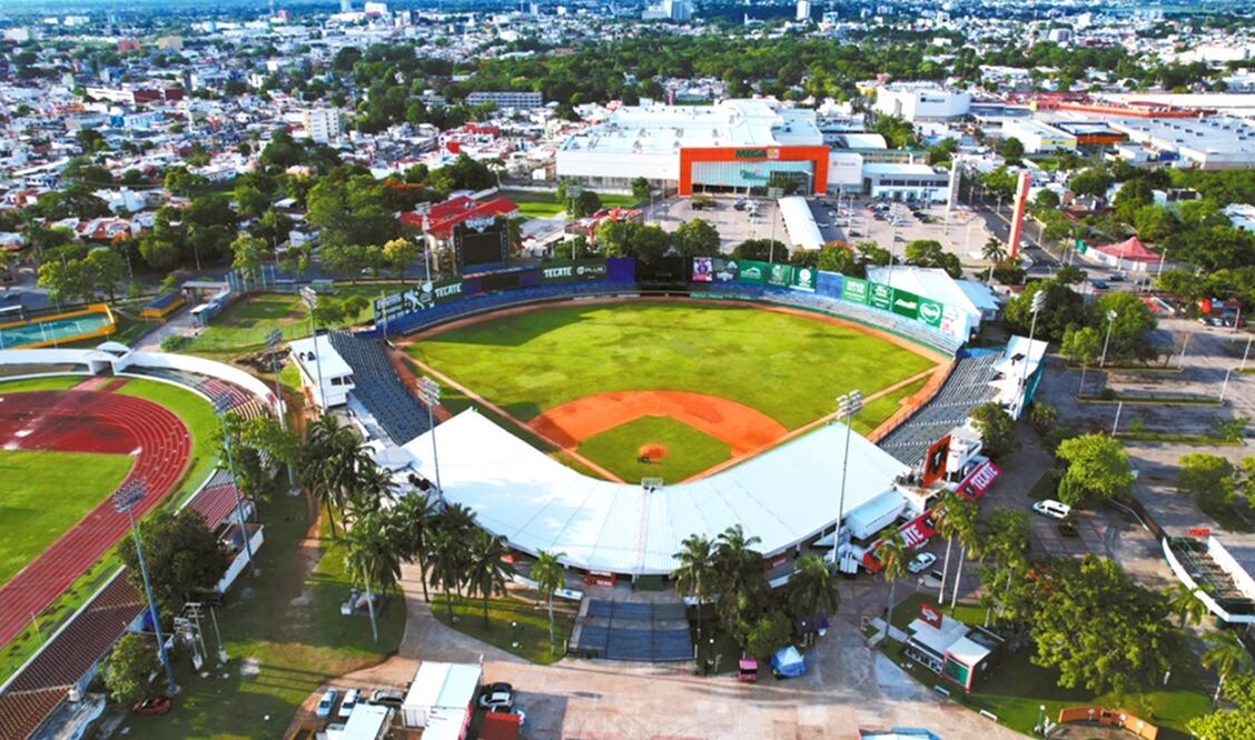 El estadio de beisbol de Villahermosa, Tabasco, ya es intervenido por las autoridades. Fotos: SEDATU