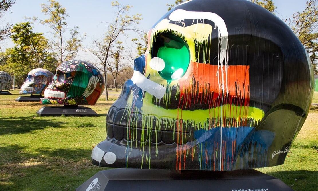 100 cráneos invaden el Parque Bicentenario en la alcaldía Azcapotzalco. Foto: Mexicráneos