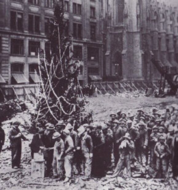 La historia del icónico árbol navideño del Rockefeller Center