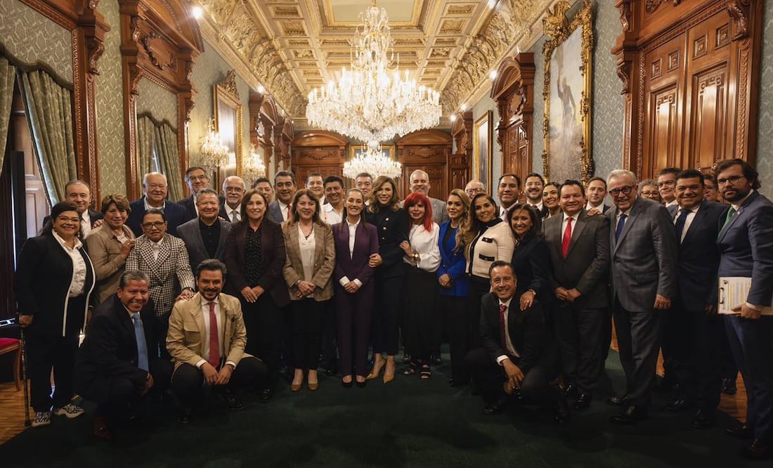 La presidenta Claudia Sheinbaum se reunió con gobernadores en Palacio Nacional este 11 de noviembre del 2024 para el fortalecimiento del IMSS-Bienestar. Foto: Tomada de la cuenta de X de @Claudiashein