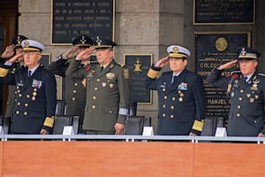 Llaman a militares a apegarse a la Carta Magna