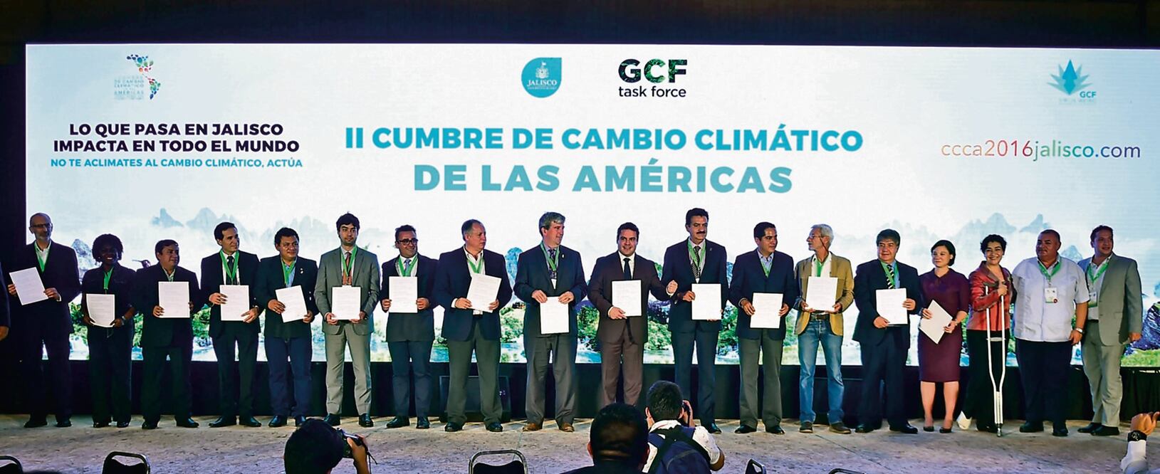 En la II Cumbre de Cambio Climático de las Américas, que concluyó ayer, se insistió que las acciones contra el calentamiento global deben ser federalizadas, descentralizadas y recaer en manos de las administraciones locales (JORGE ALBERTO MENDOZA)
