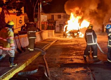 Abandonan e incendian en camioneta huachicolera en el centro de Mineral de la Reforma Hidalgo