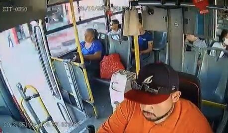 VIDEO. Choferes en Sonora se quedan dormidos al volante; uno de ellos atropella a hombre y muere