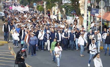 Marchan universitarios en Hidalgo; piden a AMLO descongelar cuentas bancarias