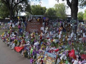 Tiroteo en Uvalde: Publican registros sobre respuesta policial a más de dos años del ataque