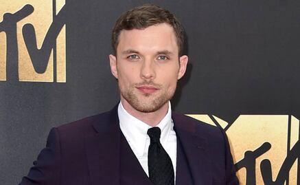 Critican elección de Ed Skrein para "Hellboy"