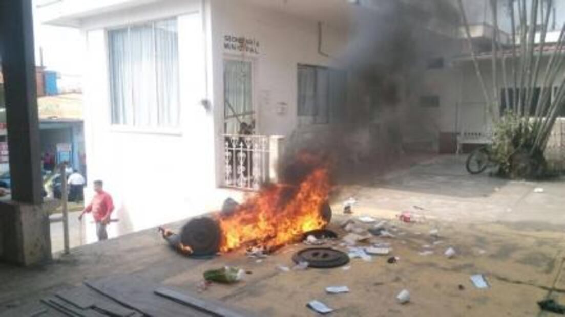 Vandalizan palacio municipal de Matías Romero, Oaxaca