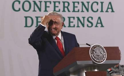 AMLO acusa a Roger Bartra de reaccionario y conservador