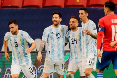 Argentina derrota a Paraguay y avanza a la siguiente ronda de la Copa América