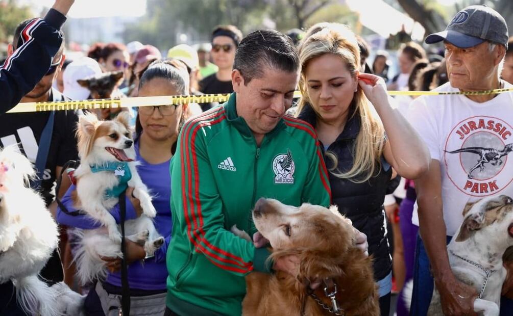 El Maratón Canino 2023 contó con la presencia de las asociaciones civiles Adopta Coapa y Un Amigo Espera tu Ayuda. Foto: Especial
