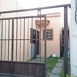 Embargan a familia sin notificarle y hasta rematan la casa 