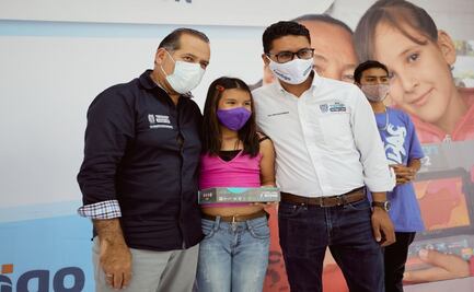 Más de 8 mil estudiantes de nivel básico reciben apoyos tecnológicos en Aguascalientes