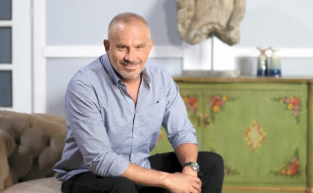 Alexander Acha obedece a Lolita, tras regañiza