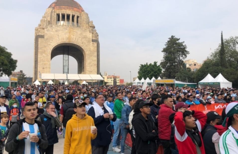 FOTOS: Así se vive el ambiente en el Monumento a la Revolución por la final Argentina VS Francia