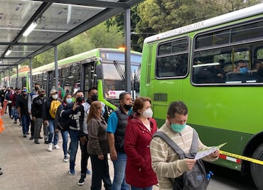 “Me fue de la jodida”: Usuarios invertirán hasta 90 minutos más en trayectos por cierre de Línea 1