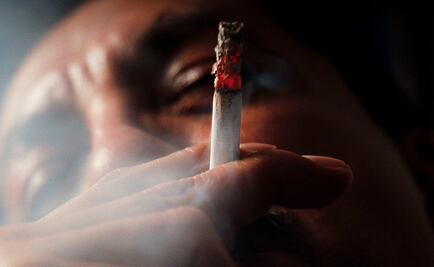 Francia prohíbe cajetillas de cigarros con logotipos de marcas