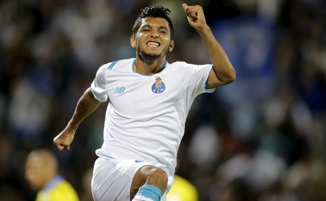'Tecatito' celebra su primer gol oficial con el Porto. Foto. Reuters