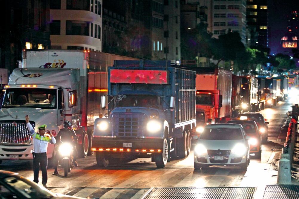 La Canacar señaló que están a favor de mejorar la calidad del ambiente, por lo que apoyan un programa de renovación del parque vehicular del autotransporte federal (ARCHIVO EL UNIVERSAL)