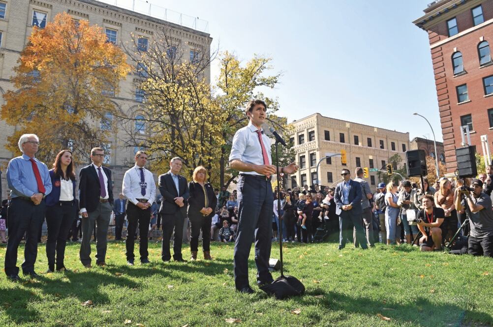 Justin Trudeau, primer ministro canadiense, ayer durante una conferencia de prensa en Winnipeg, Manitoba. Foto: SEAN KILPATRICK. AP