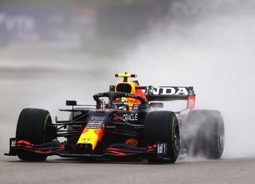 Llega a la Central de Abastos el auto del Checo Pérez