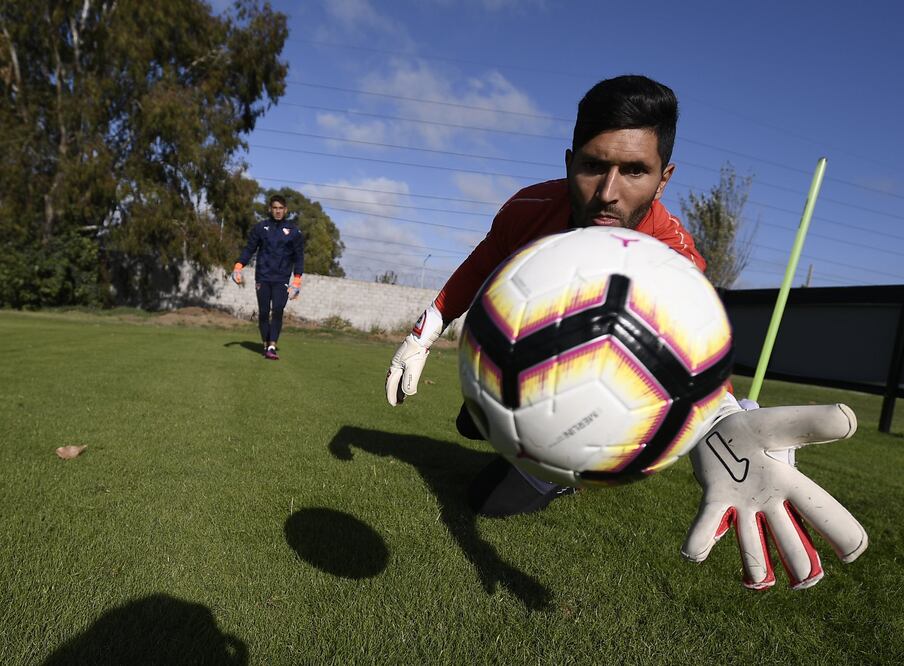 El meta es suplente en la selección de Uruguay. Fotos: Twitter