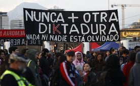 Protestas por aniversario del golpe de Estado en Chile dejan 284 detenidos; ministro de Seguridad acusa "delincuencia"
