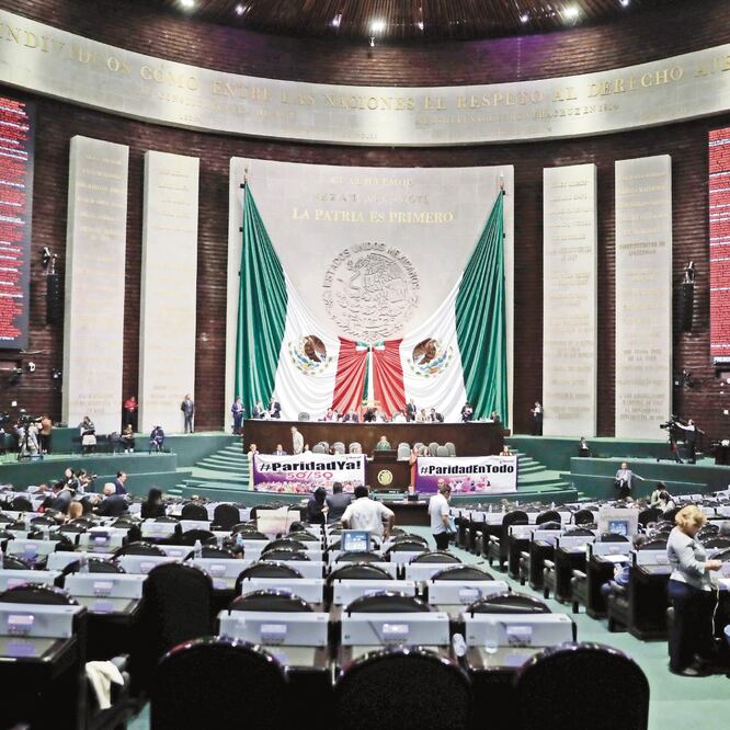 Las propuestas de las cámaras empresariales fueron retomadas por 13 comisiones ordinarias, que dieron a la Mesa Directiva de la Cámara Baja un documento único para regular obras de in fraestructura. ARCHIVO EL UNIVERSAL