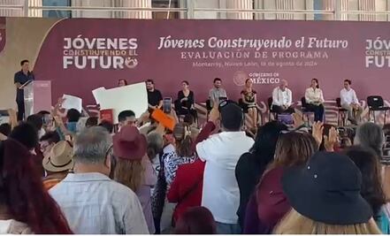 Samuel García pasa la prueba del "abucheómetro"; felicita a Sheinbaum y agradece a AMLO