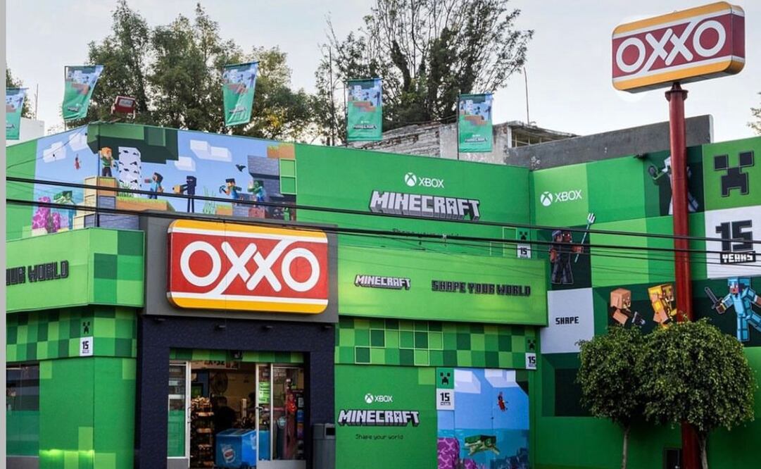 La decoración de la tienda consiste en que su fachada está pintada de verde con el estilo característico del juego. Foto: Instagram @tiendasoxxo