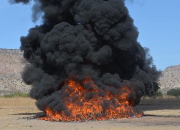 Incineran 3 toneladas de cocaína asegurada en sumergible al sur de Los Cabos, BCS