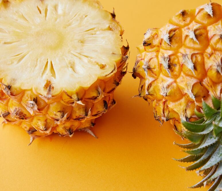 Comer piña puede hacernos sentir la lengua escaldada desde el primer bocado / Foto: Unsplash