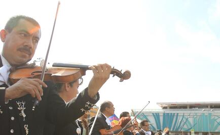 Camioneta que transportaba mariachis choca en Lerma