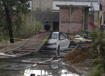 Fuertes vientos derriban un muro y dejan dos muertos, así como varias viviendas afectadas en Toluca