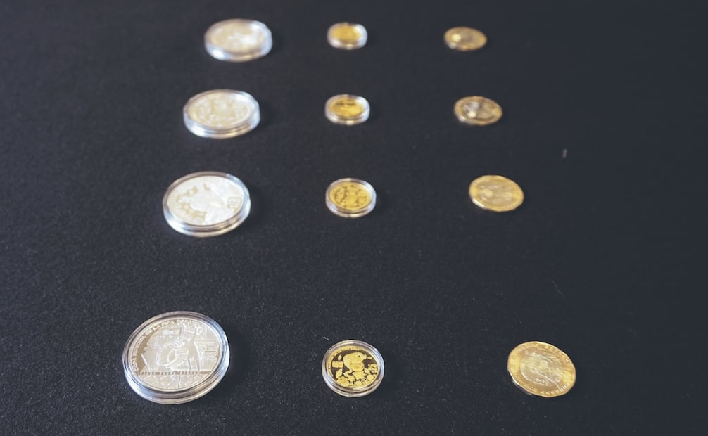 La colección está formada por 4 monedas circulares de plata, 4 circulares de oro y 4 bimetálicas, hechas de cuño corriente y con forma dodecagonal. Foto: Diego Prado/ EL UNIVERSAL
