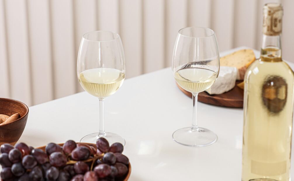Vinos blancos y cocina de mar. Foto: Pexels