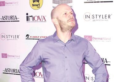 Facundo se enoja porque besan a su esposa en tv