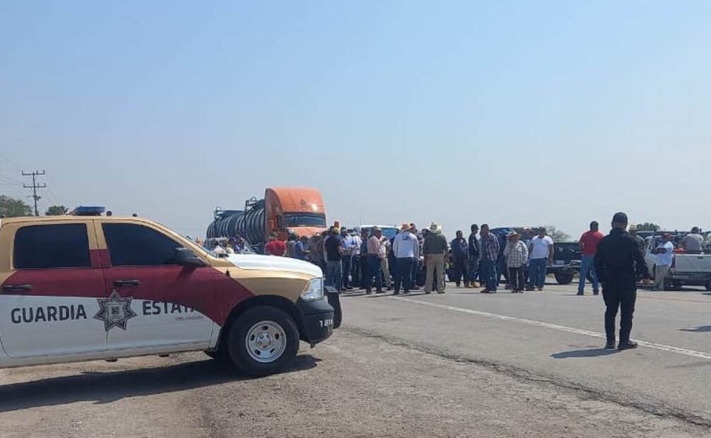 “Se reporta bloqueo de circulación a la altura del ejido Miguel Hidalgo, de San Fernando, derivado de manifestación”, indica la Vocería. Foto: Especial