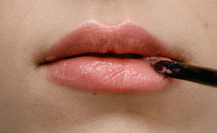 5 exfoliantes caseros para mantener tus labios suaves