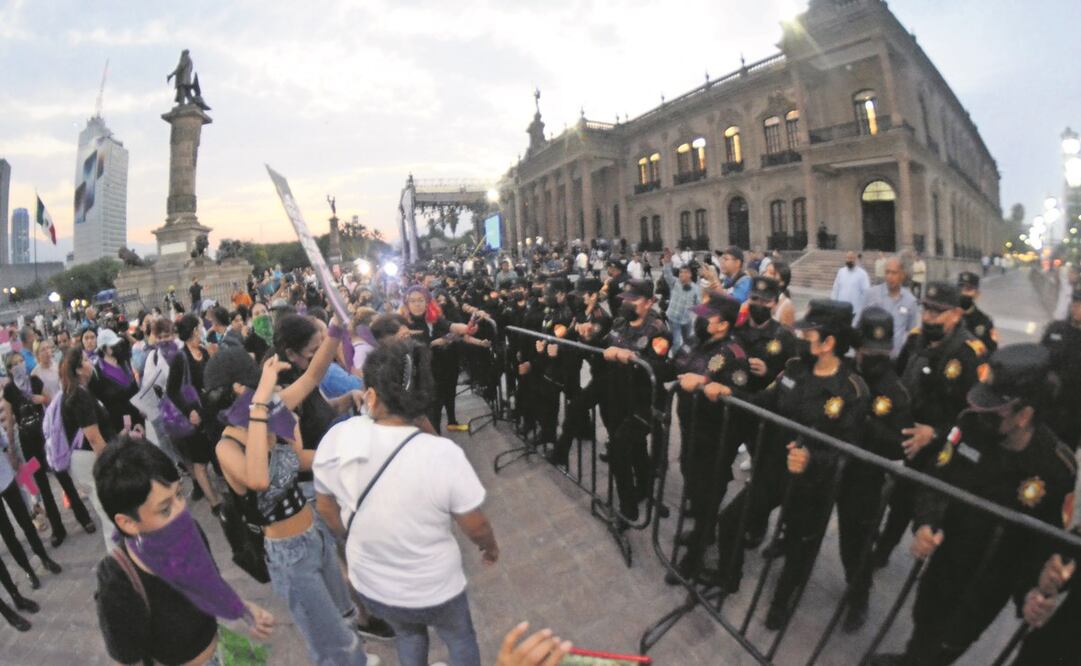Cientos de mujeres marcharon en Monterrey para exigir justicia. Foto: Emilio Vázquez/ EL UNIVERSAL.