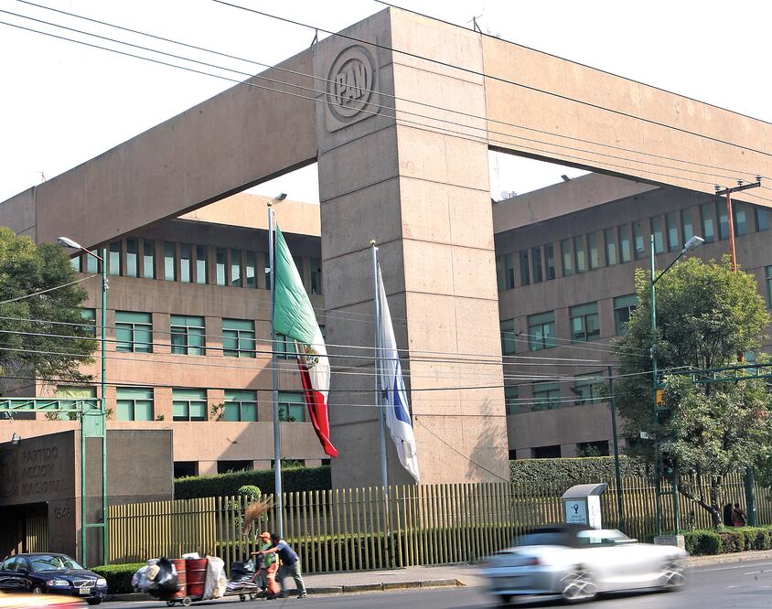 PAN plantea que los funcionarios públicos participen en actividades del partido, si no afectan sus obligaciones (ARCHIVO EL UNIVERSAL)