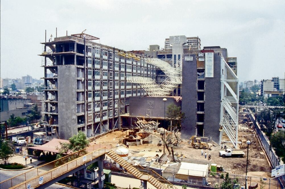 Expertos afirman que el sector de la construcción es vulnerable a la corrupció n porque implica el ejercicio de recursos federales, estatales y municipales. (ARCHIVO EL UNIVERSAL)